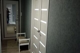 Цвет белый ясень, входная дверь в комплекте с двустворчатой межкомнатной дверь Вегас, Северск