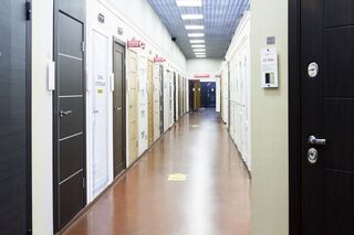 Выставка в магазине дверей Браво