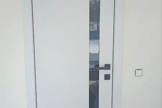 Вертикальная вставка стекла